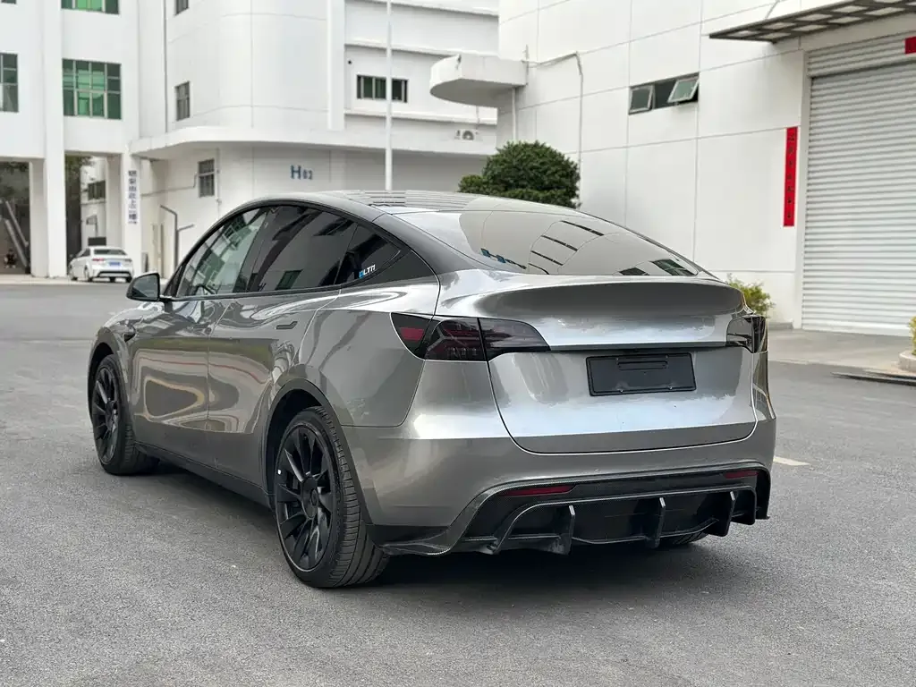 Tesla Model Y — фото 3