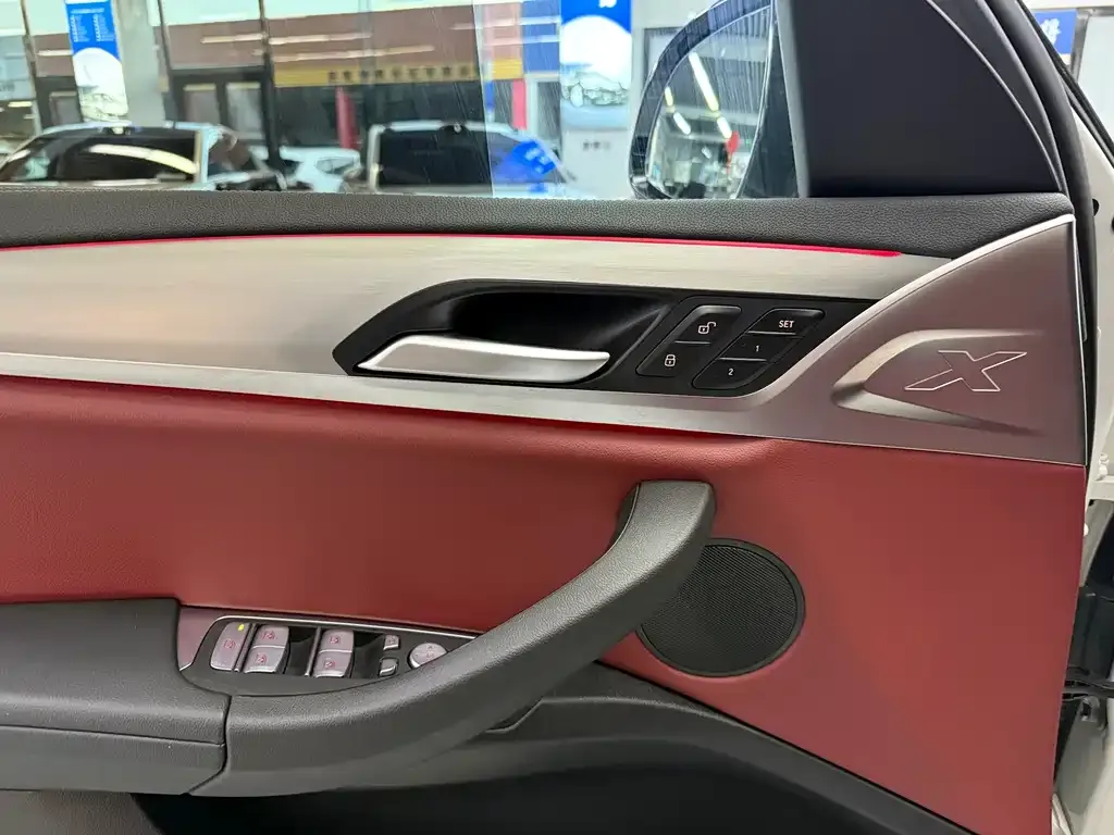 BMW X4 2023 из CN, фото 2