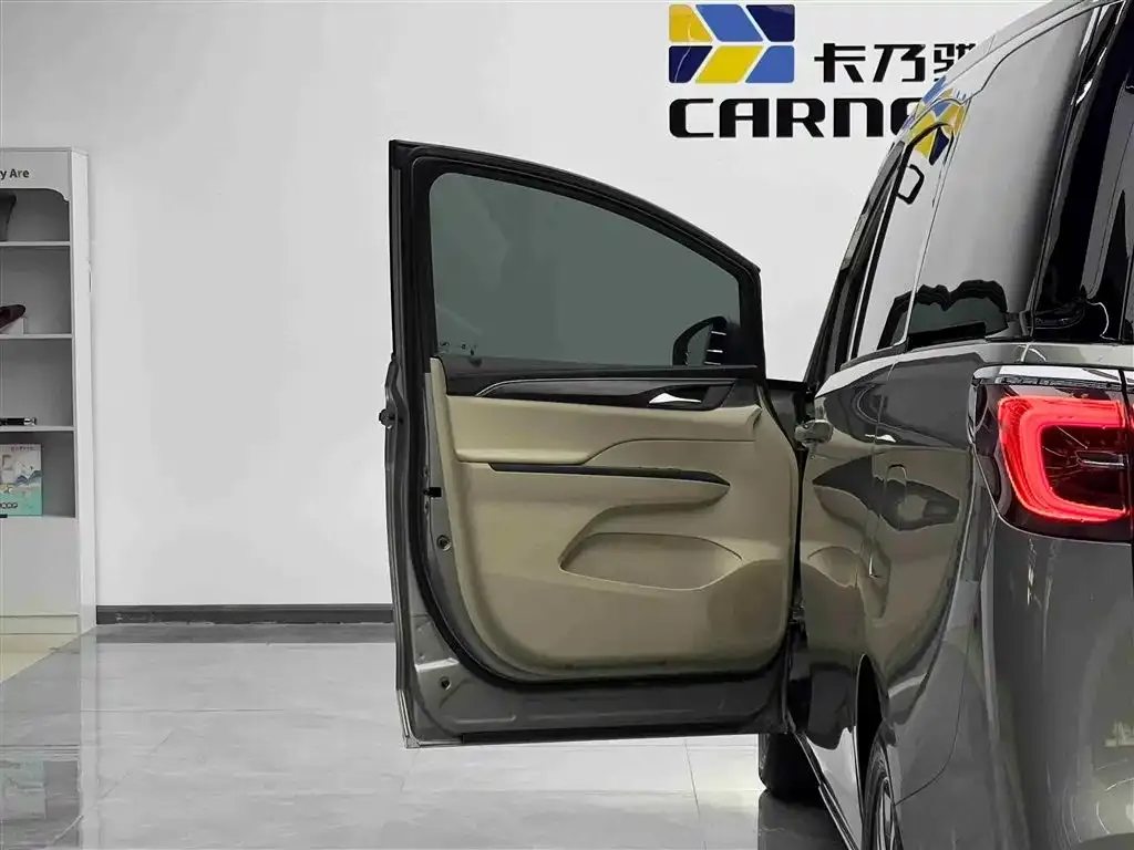 Buick GL8 2024 из CN, фото 6