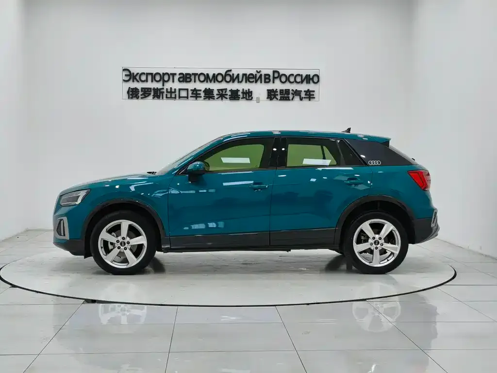 Audi Q2L 2023 из CN, фото 2