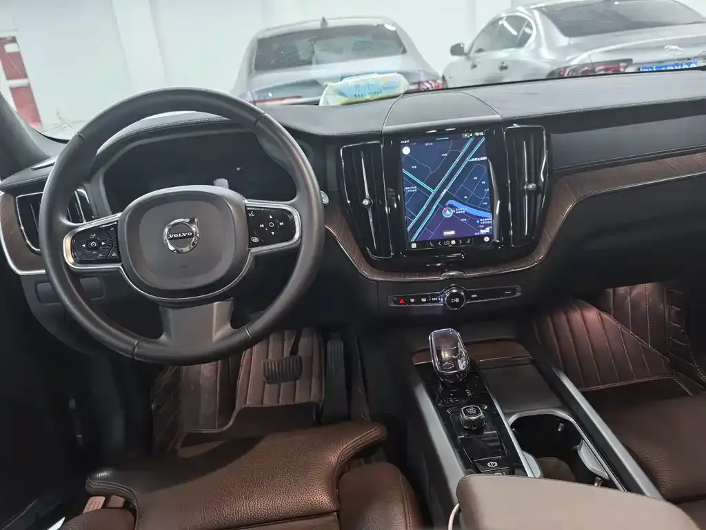Volvo XC60 2024 из CN, фото 9