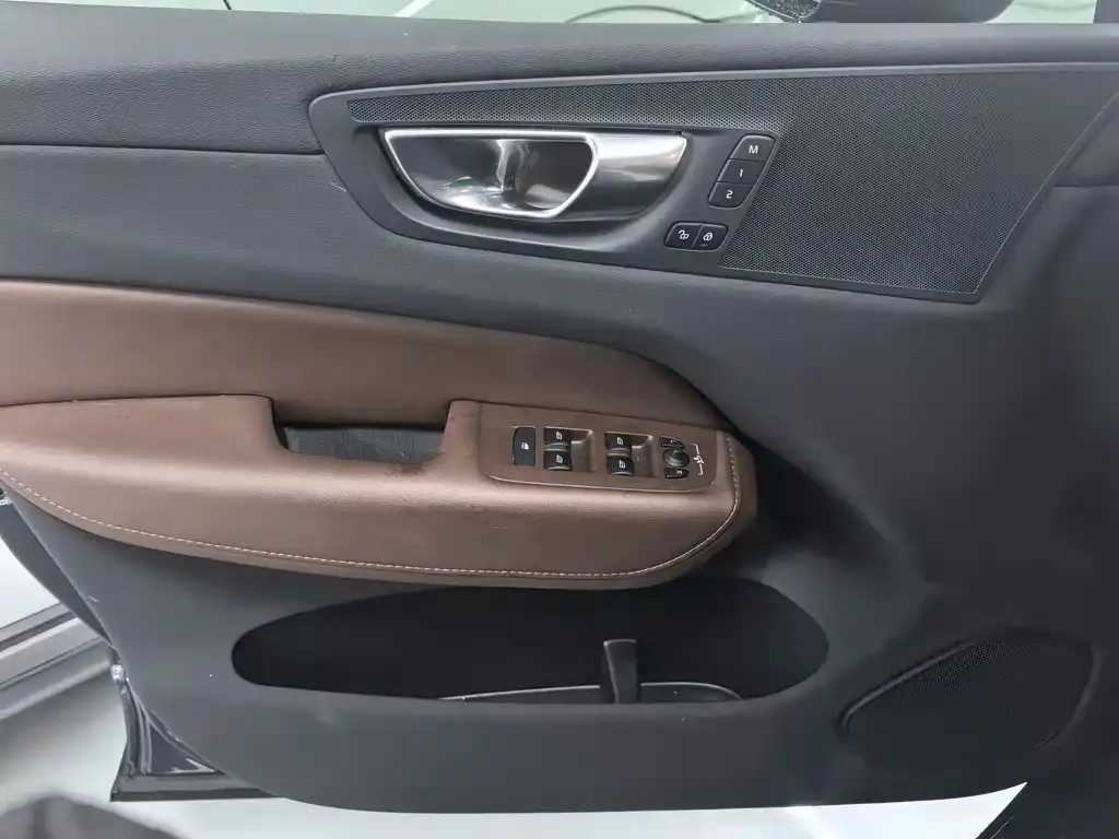 Volvo XC60 2024 из CN, фото 7