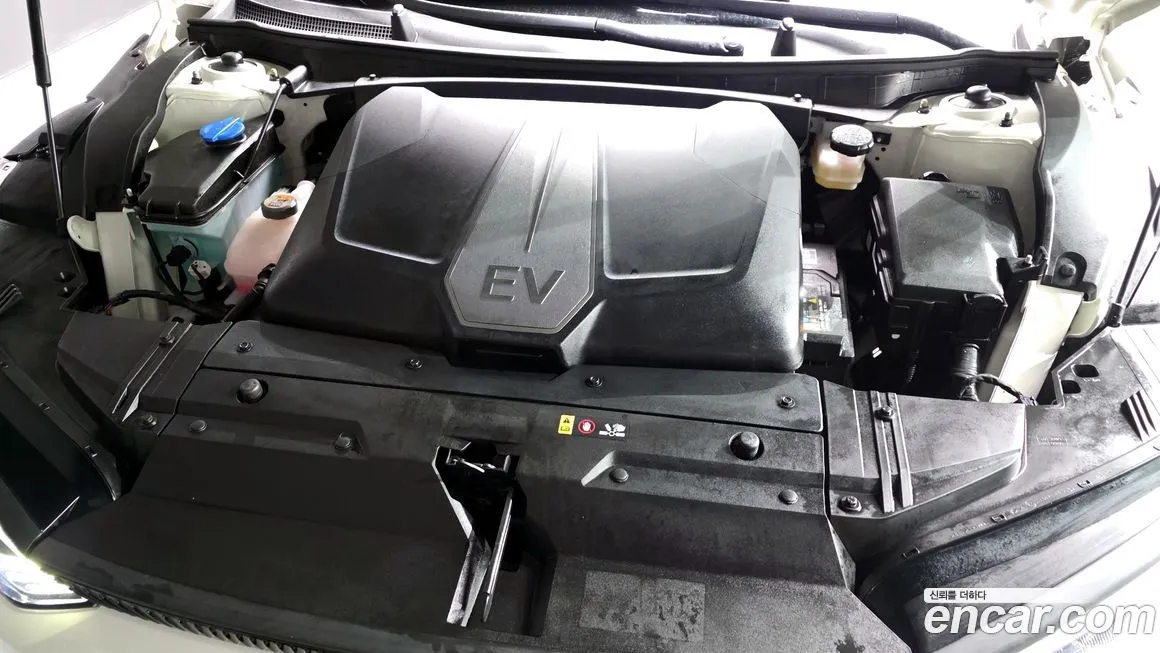 Kia EV6 2023 из KR, фото 8