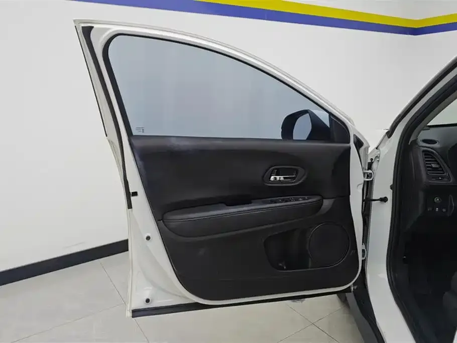 Honda Vezel 2022 из CN, фото 8