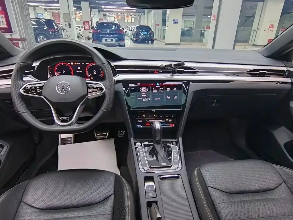 Volkswagen CC 2024 из CN, фото 7