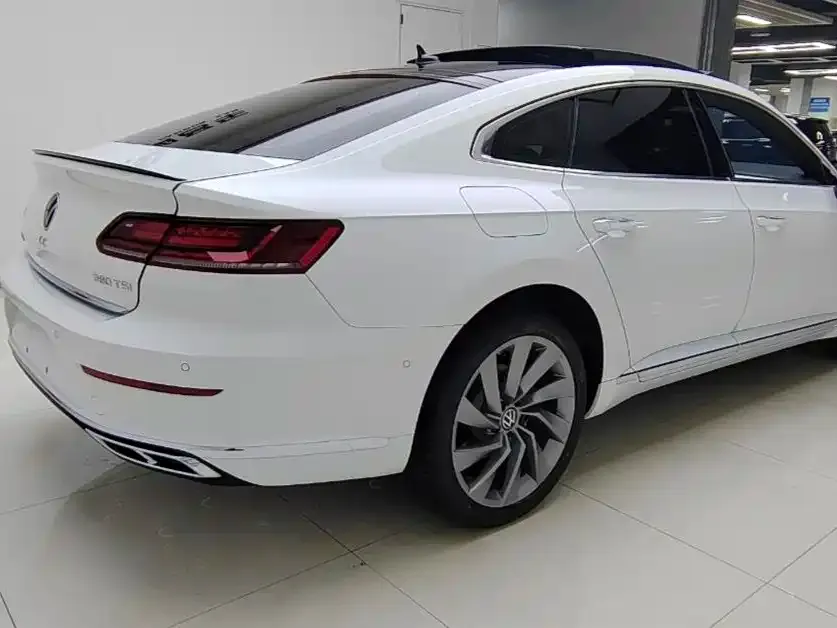 Volkswagen CC 2024 из CN, фото 4