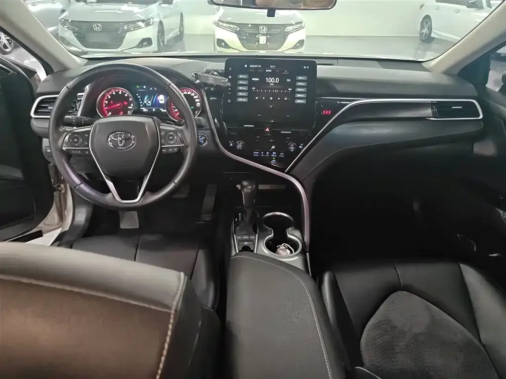 Toyota Camry 2022 из CN, фото 2
