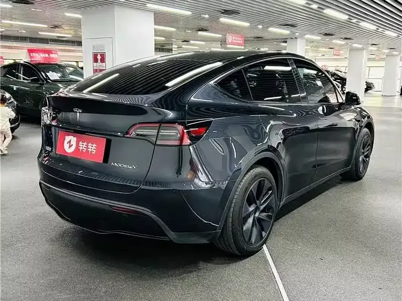 Tesla Model Y 2024 из CN, фото 8