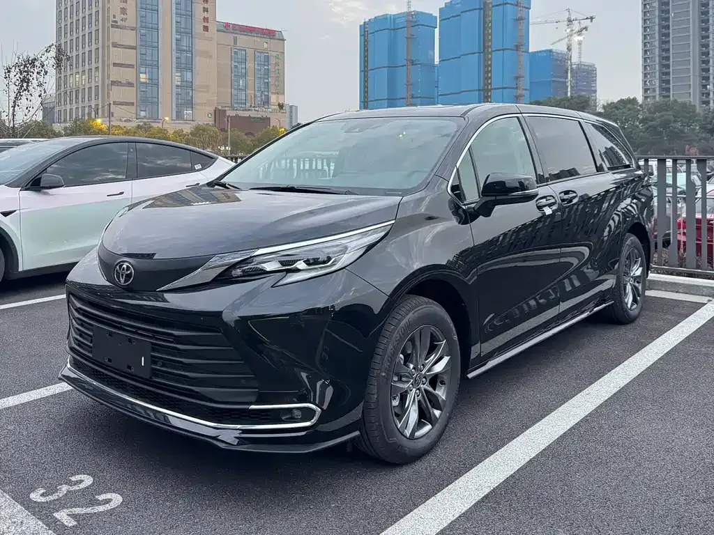 Toyota Sienna 2026 из CN, фото 1