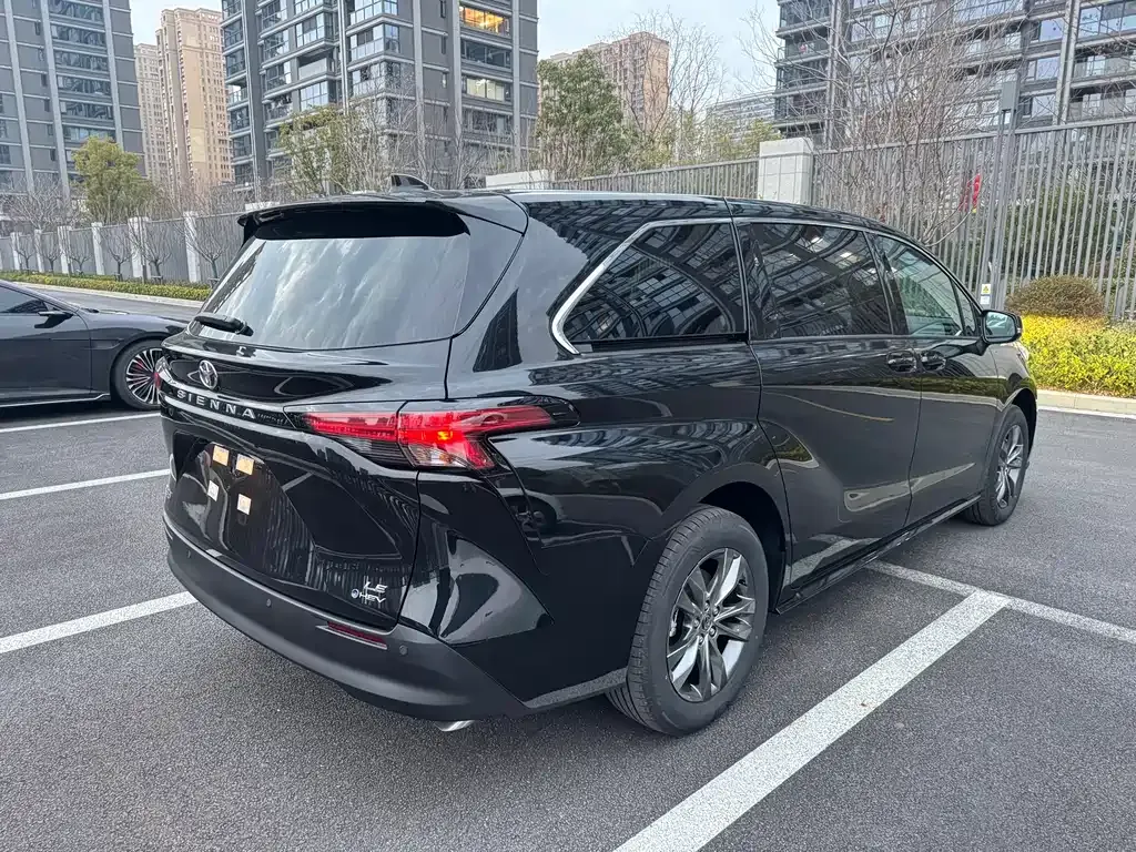 Toyota Sienna 2026 из CN, фото 8