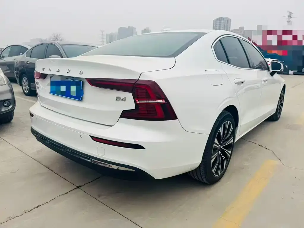 Volvo S60 2024 из CN, фото 3