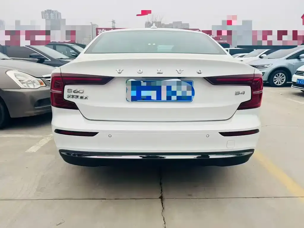 Volvo S60 2024 из CN, фото 4