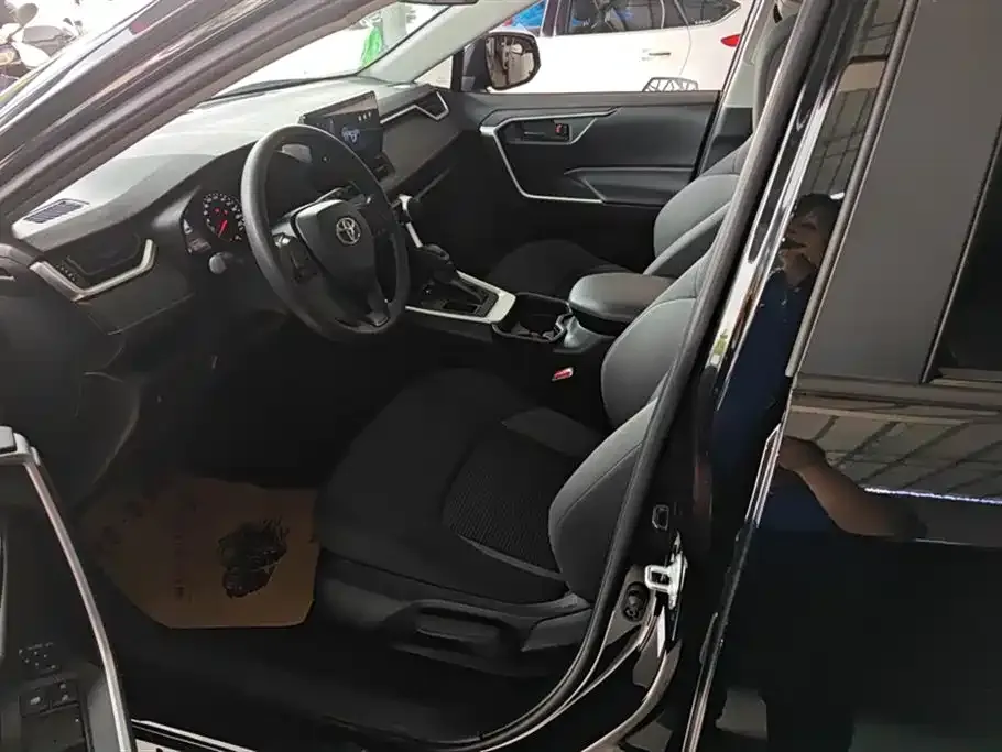 Toyota Wildlander 2023 из CN, фото 4