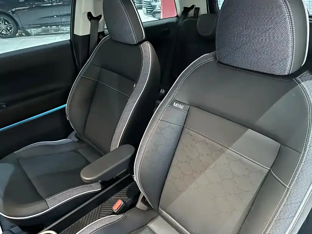 MINI Cooper EV 2024 из CN, фото 2