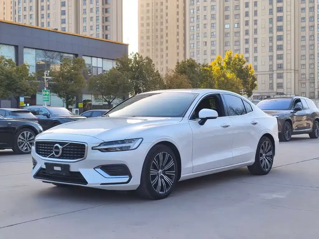 Volvo S60 2021 из CN, фото 1