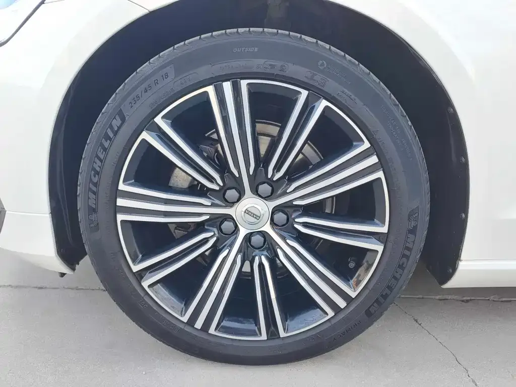 Volvo S60 2021 из CN, фото 4