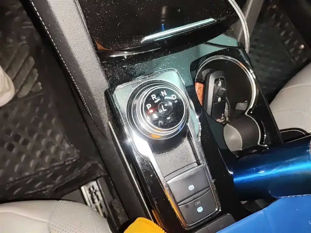 Ford Escape 2022 из CN, фото 6