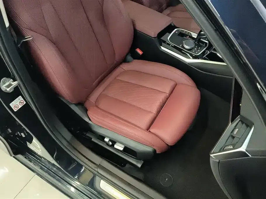 BMW 3 Series 2022 из CN, фото 3