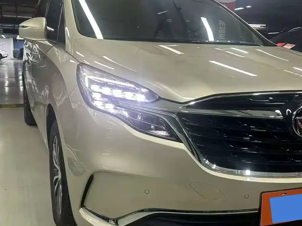 Buick GL8 2021 из CN, фото 2