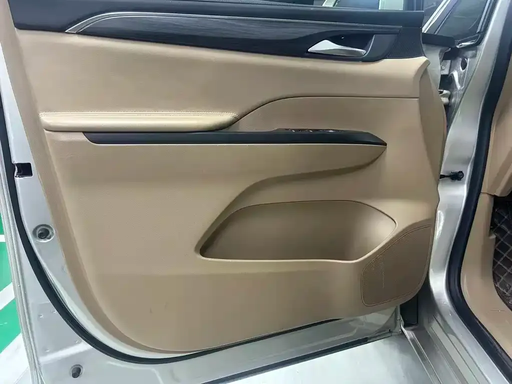 Buick GL8 2021 из CN, фото 3