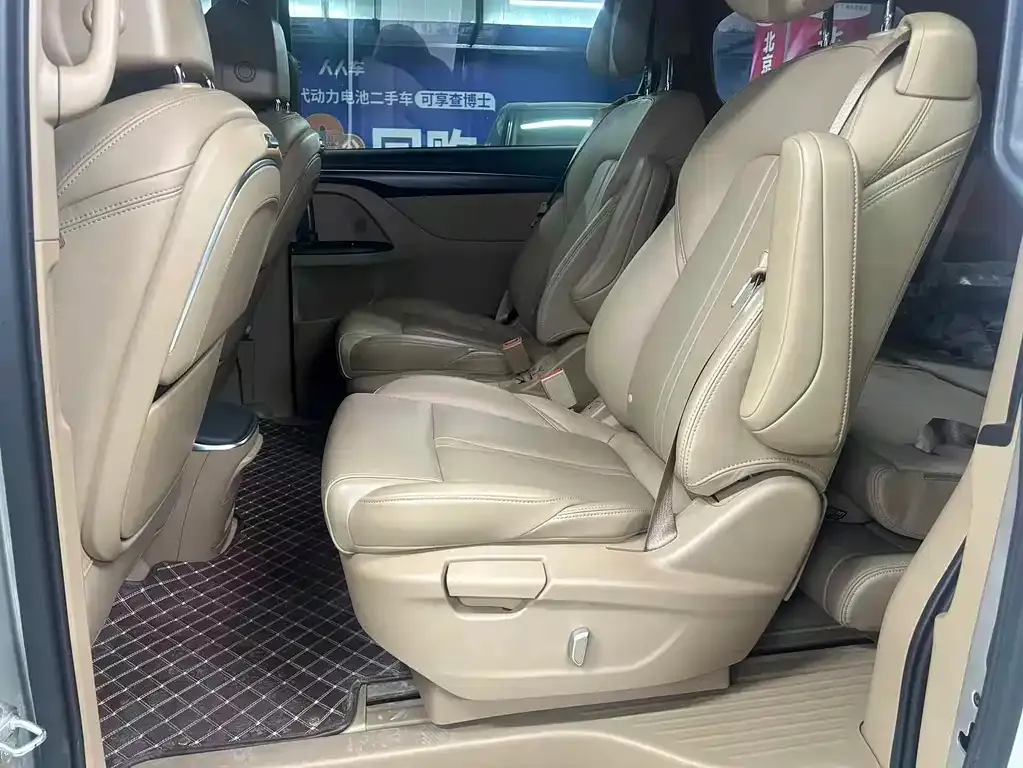 Buick GL8 2021 из CN, фото 8