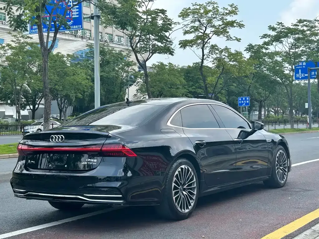 Audi A7L 2023 из CN, фото 6