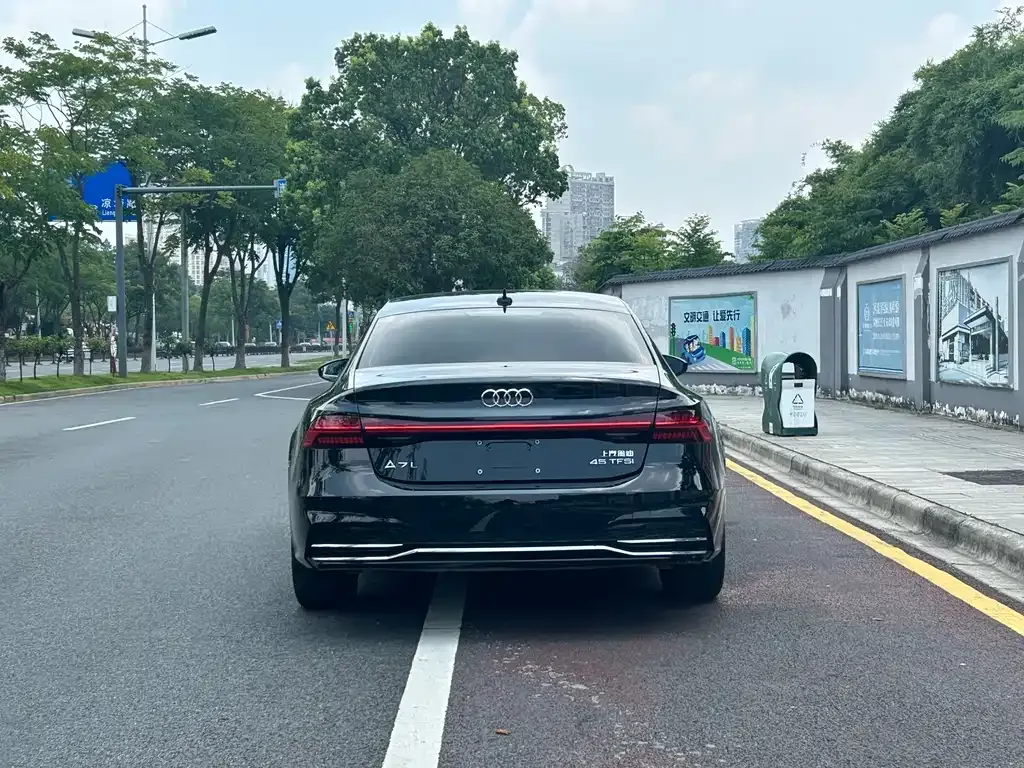 Audi A7L 2023 из CN, фото 7
