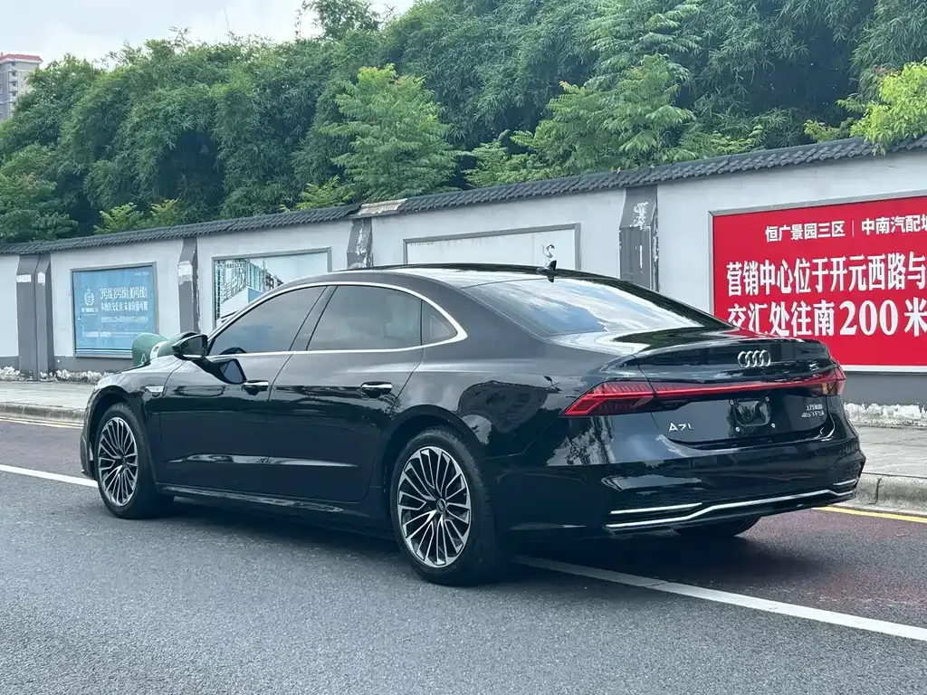 Audi A7L 2023 из CN, фото 9