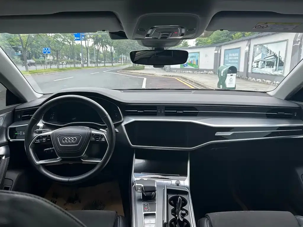 Audi A7L 2023 из CN, фото 2