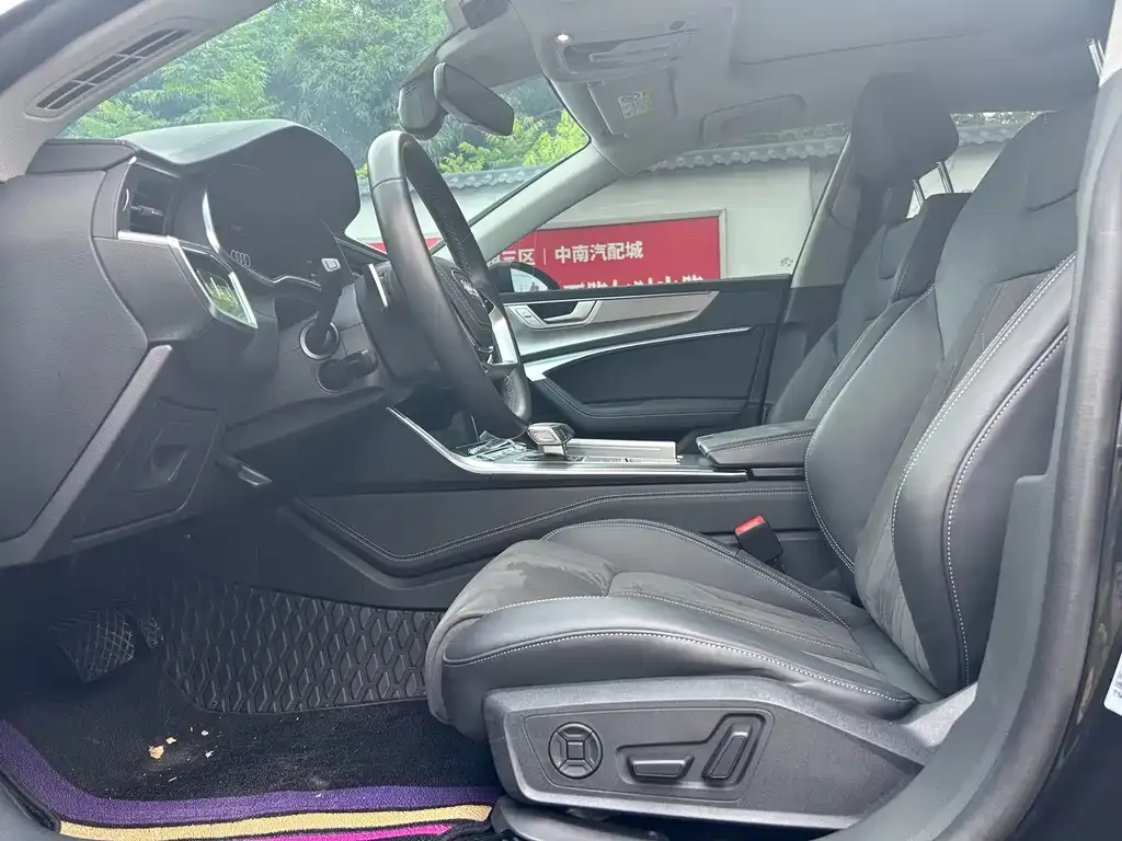 Audi A7L 2023 из CN, фото 3