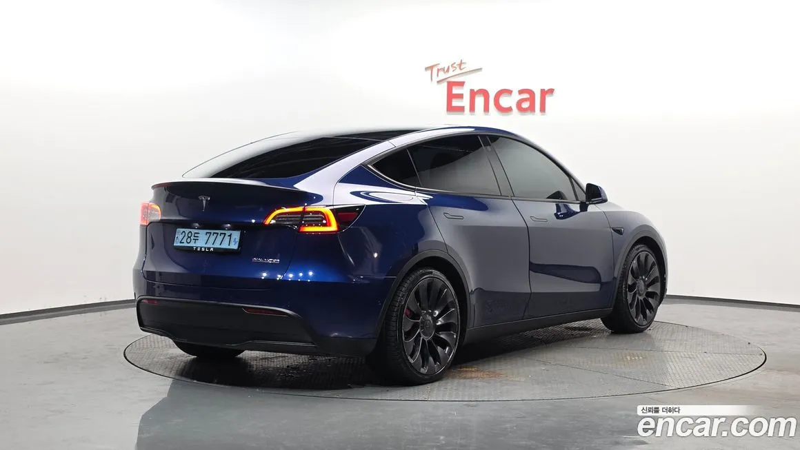 Tesla Model Y 2021 из KR, фото 2