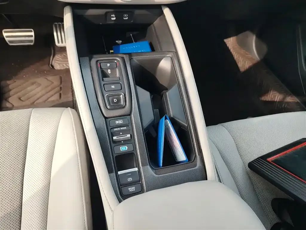 Honda Inspire PHEV 2023 из CN, фото 10