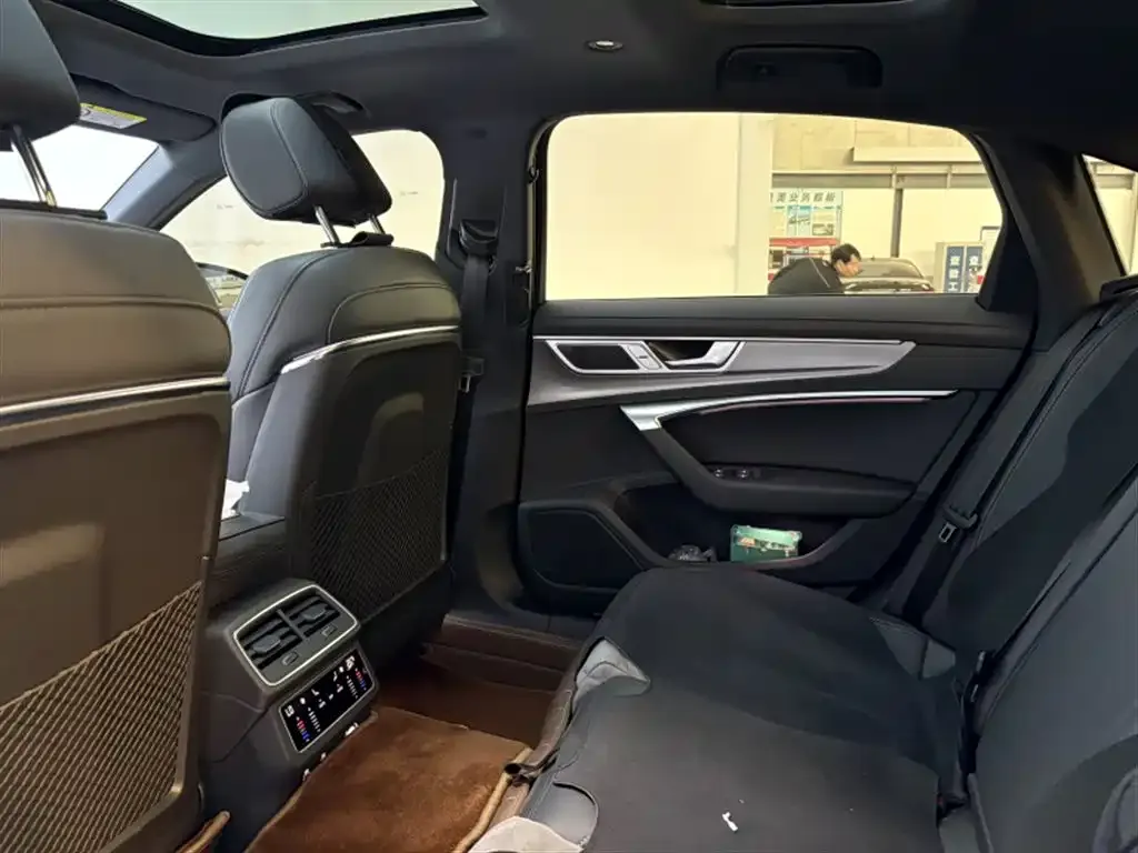 Audi A6L 2024 из CN, фото 8
