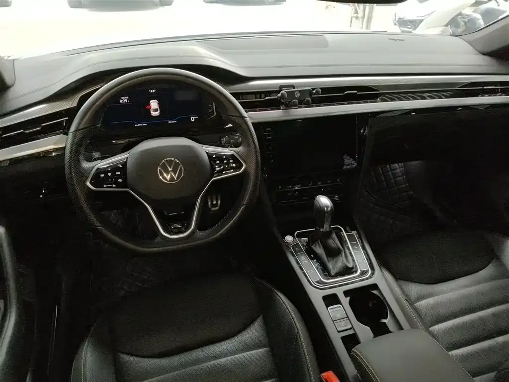Volkswagen CC 2024 из CN, фото 6