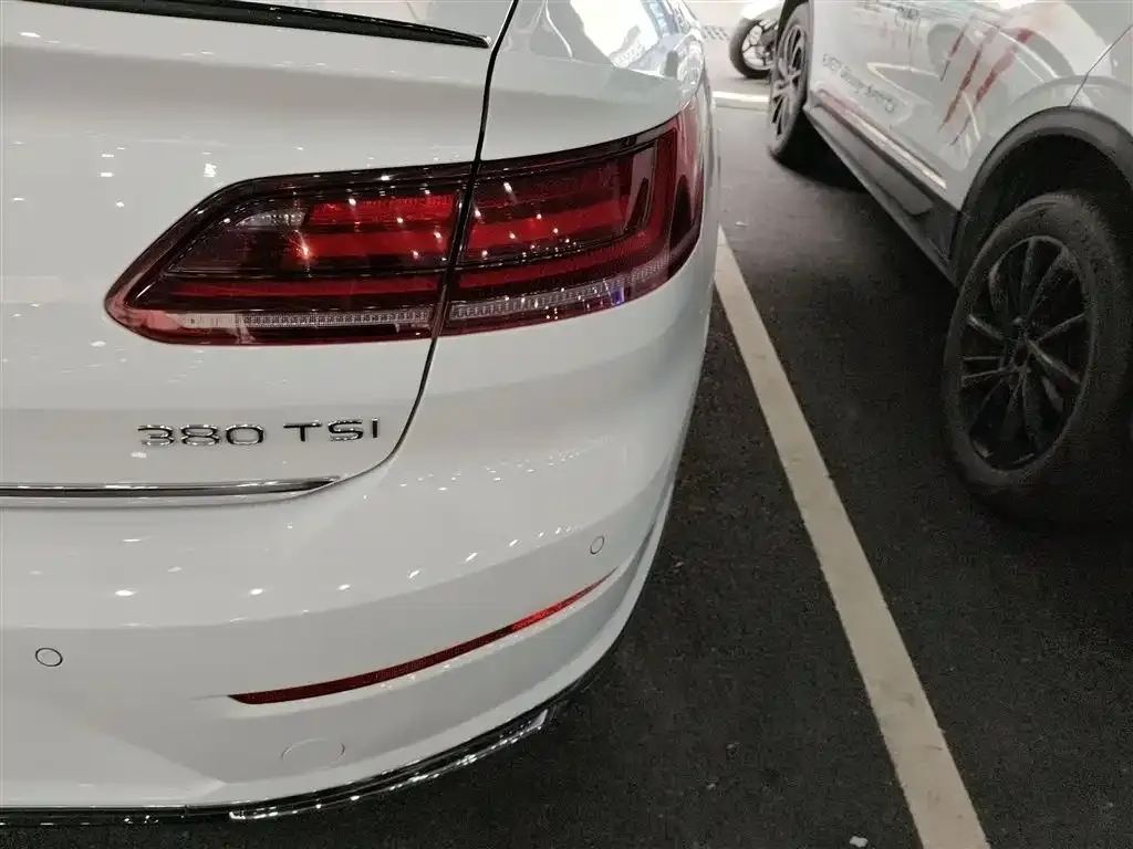 Volkswagen CC 2024 из CN, фото 4