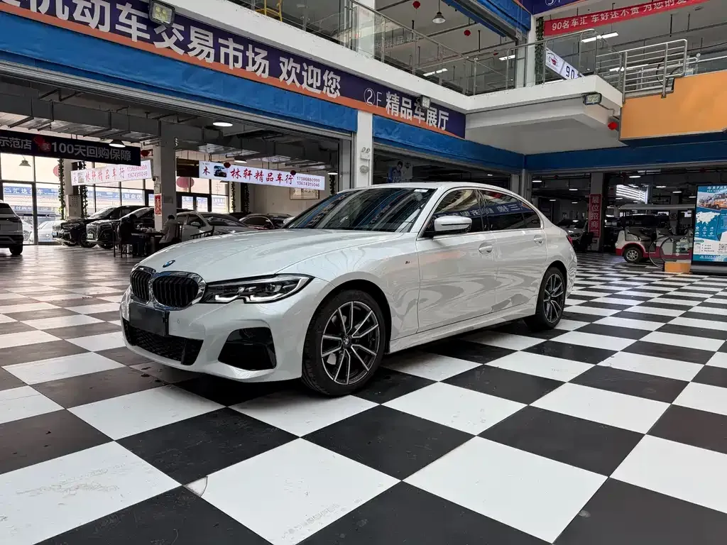 BMW 3 Series 2022 из CN, фото 1