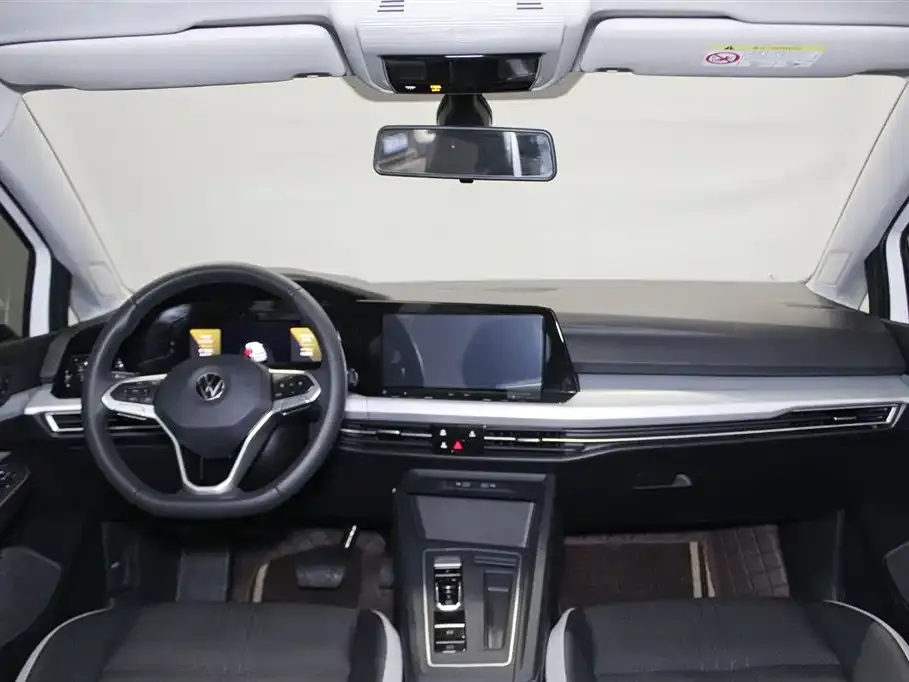 Volkswagen Golf 2024 из CN, фото 4