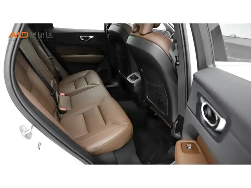Volvo XC60 2024 из CN, фото 7