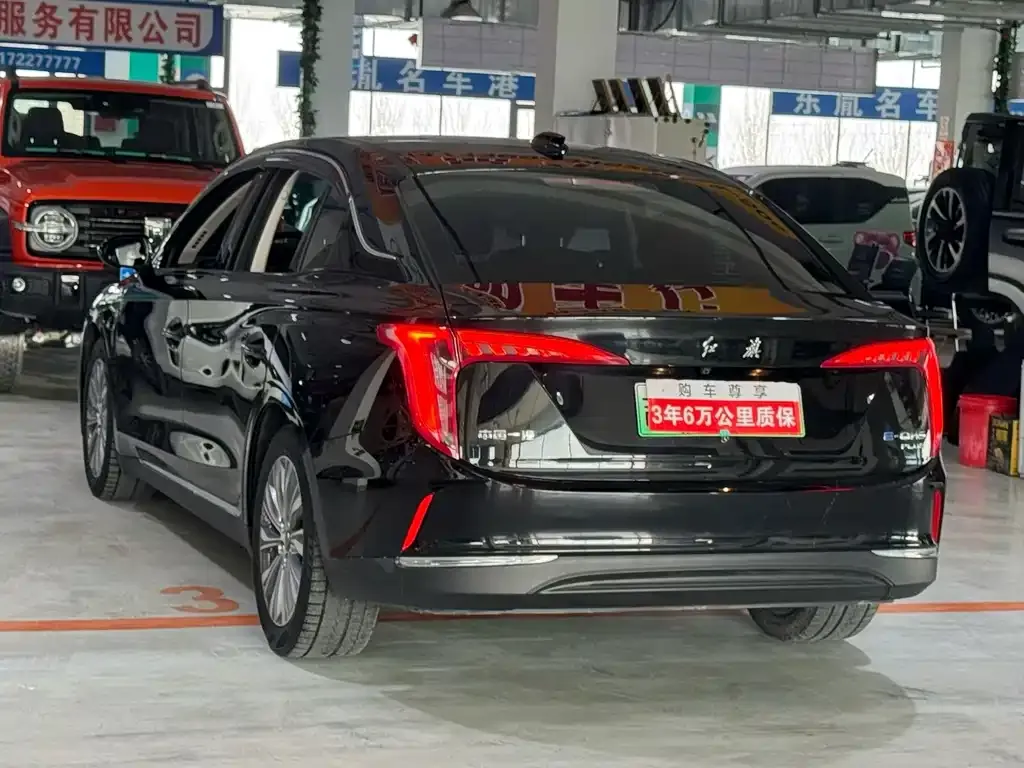 Hongqi E-QM5 2025 из CN, фото 8