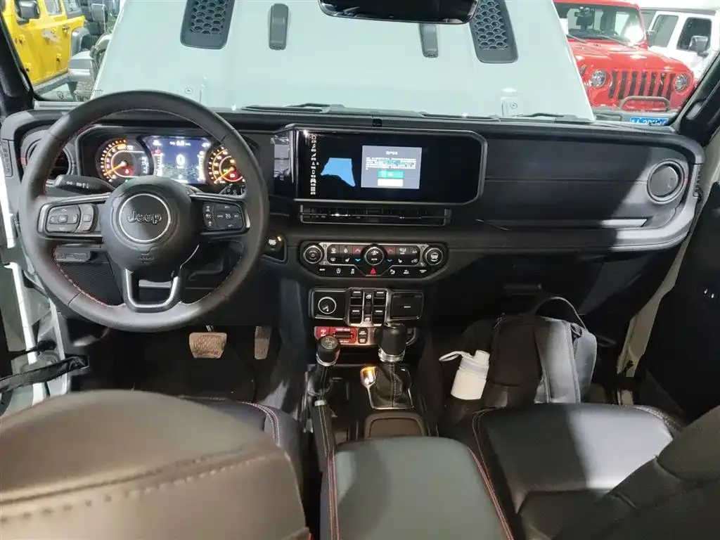 Jeep Wrangler 2024 из CN, фото 3