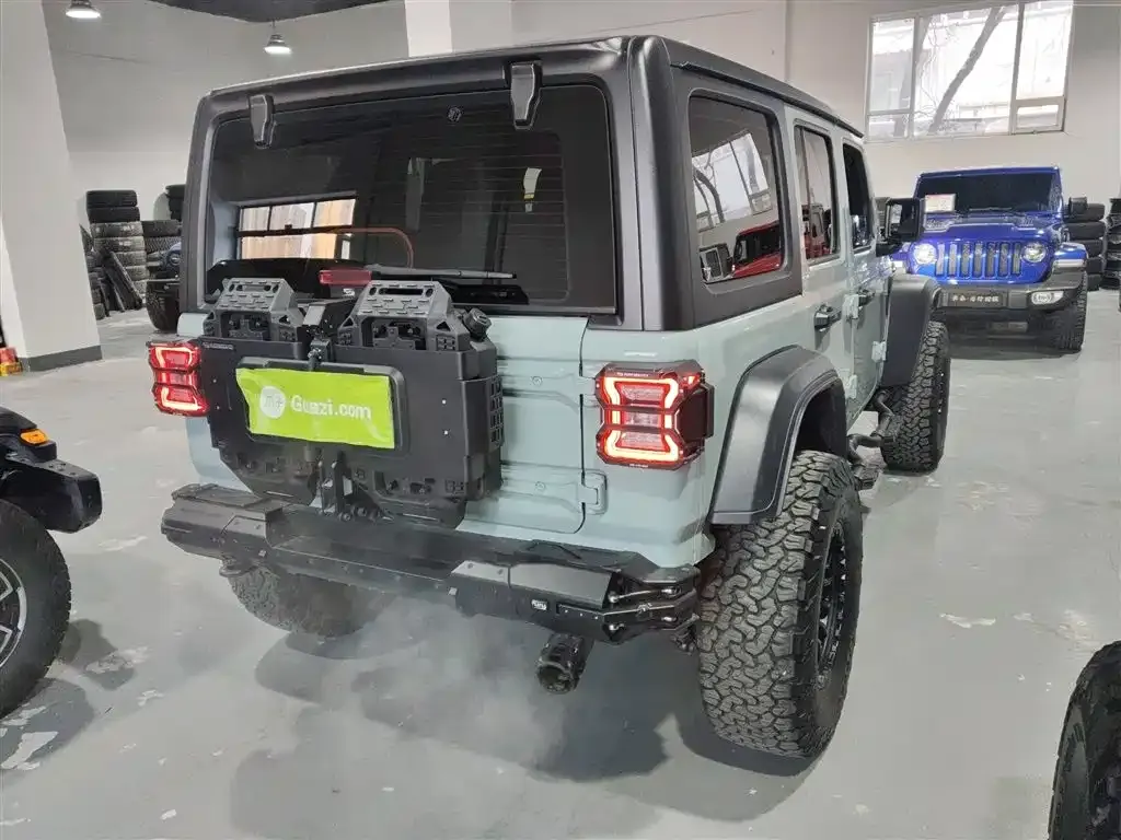 Jeep Wrangler 2024 из CN, фото 2