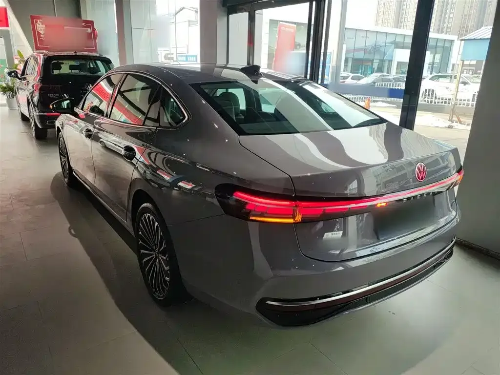 Volkswagen Passat 2024 из CN, фото 3