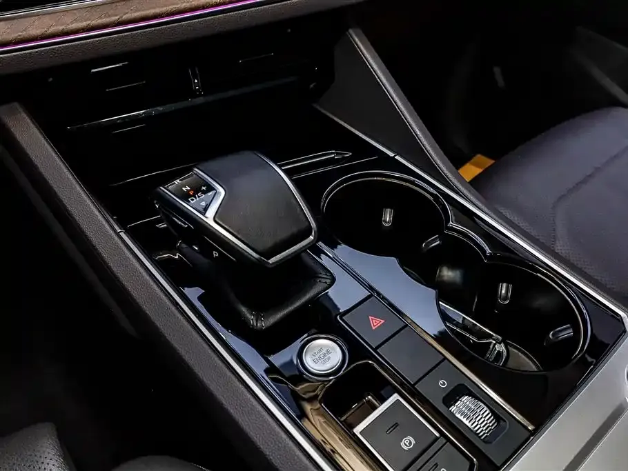 Volkswagen Touareg 2024 из CN, фото 9
