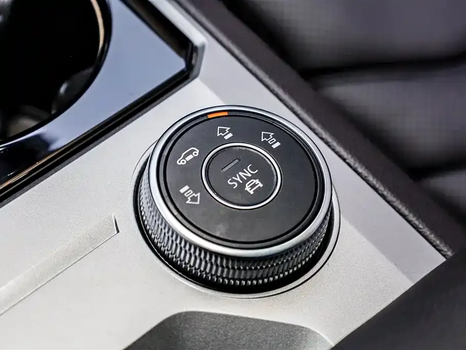 Volkswagen Touareg 2024 из CN, фото 10