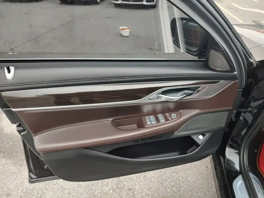 BMW 7 Series 2022 из CN, фото 2