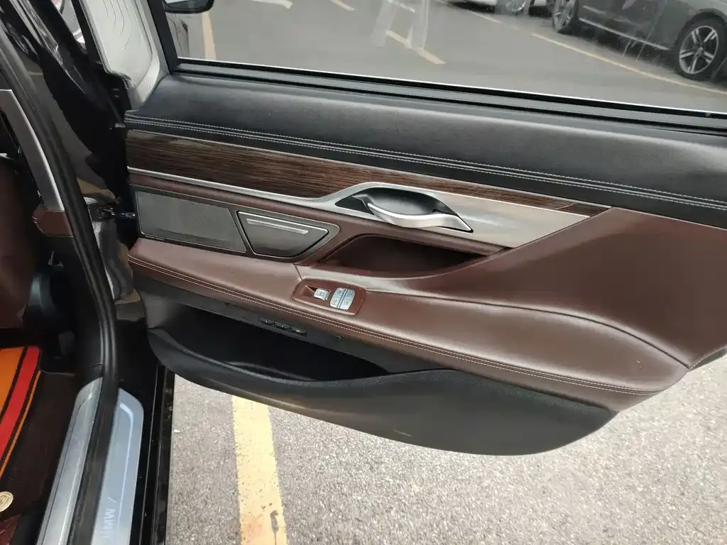 BMW 7 Series 2022 из CN, фото 3
