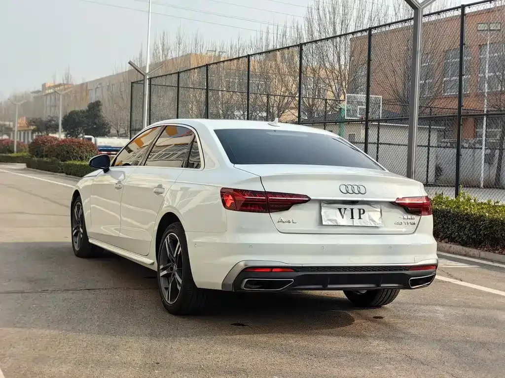 Audi A4L 2021 из CN, фото 4