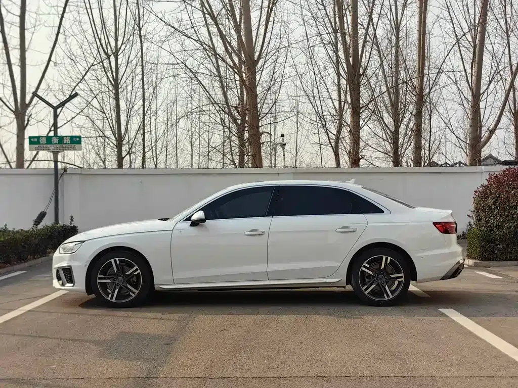 Audi A4L 2021 из CN, фото 10