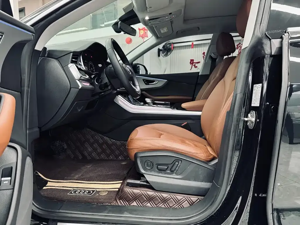 Audi Q8 2024 из CN, фото 6