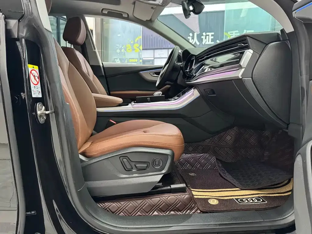 Audi Q8 2024 из CN, фото 8